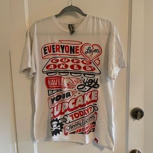 Johnny Cupcakes Everyone Loves Cupcakes White T-Shirt Size Men’s Large